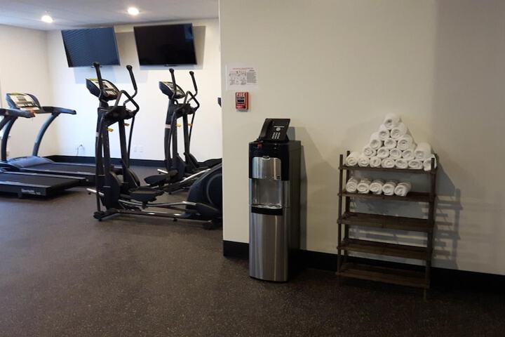 Encore Suites by Service Plus Inns