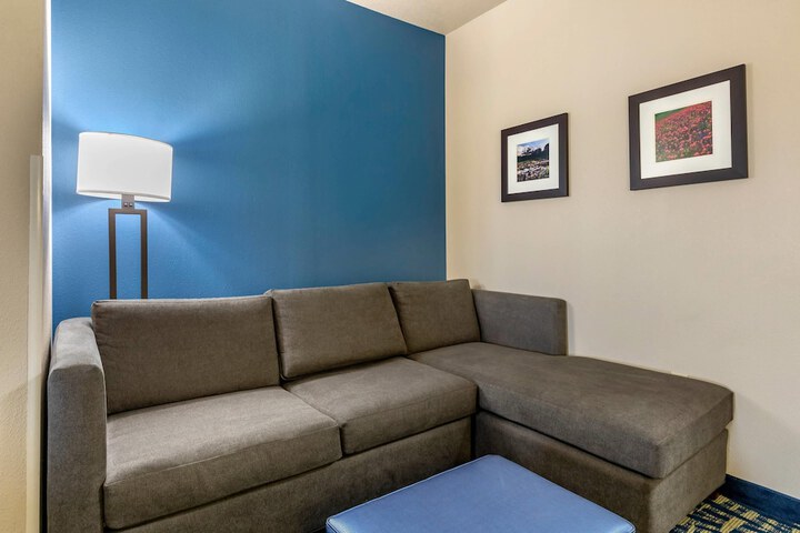 Comfort Inn & Suites Pauls Valley - City Lake