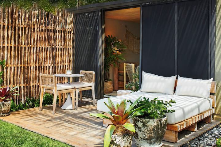 1 Hotel Hanalei Bay