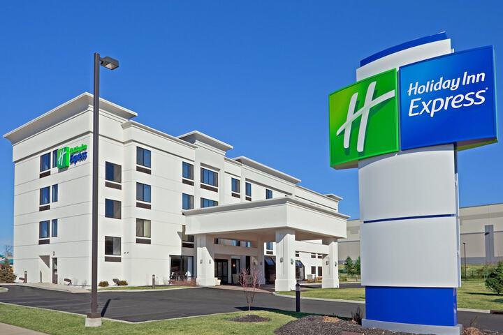 Hotel 4 of 77