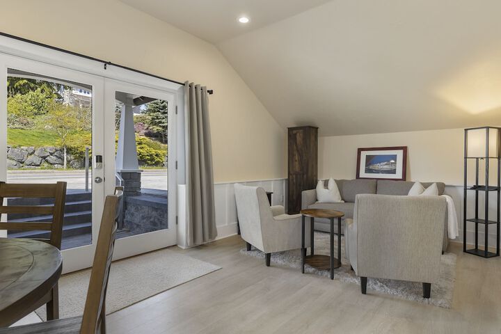 Waterfront Inn