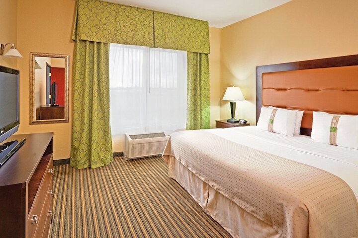 Room 18 of 77