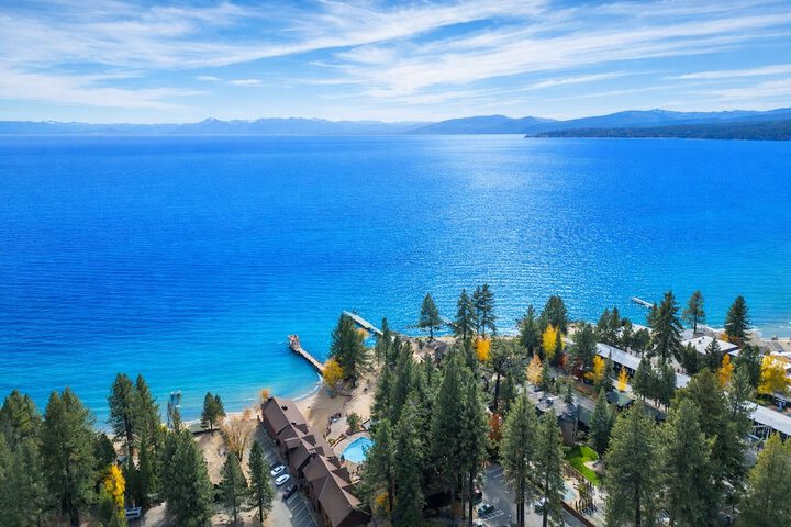 Edgelake Beach Club by Coolvacay