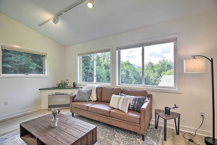 Airy & Bright Hideaway Near Smugglers Notch!