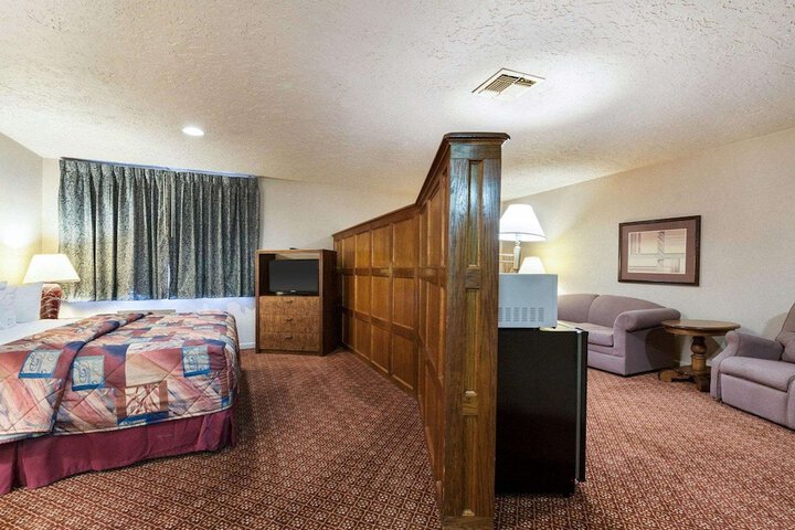Room 12 of 36