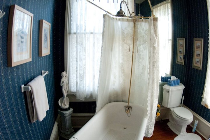 Room 14 of 28