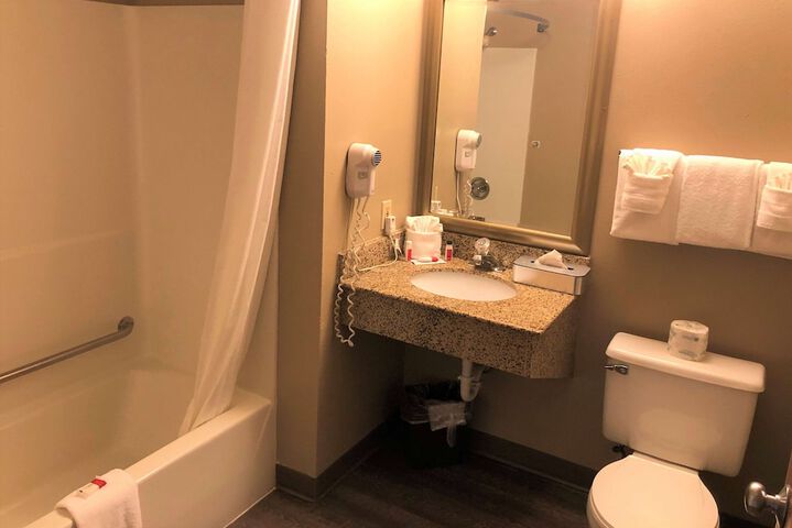 Room 27 of 49