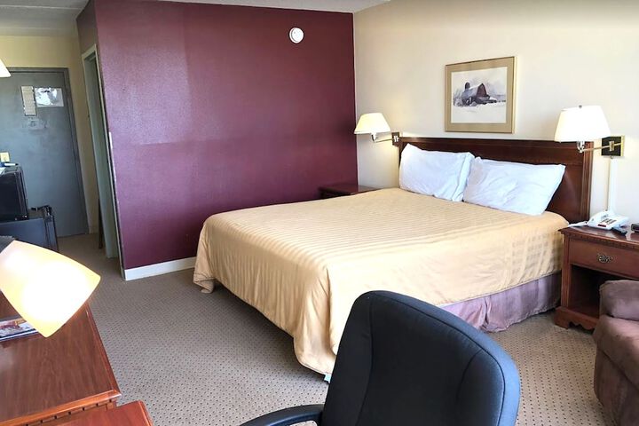 Room 9 of 23
