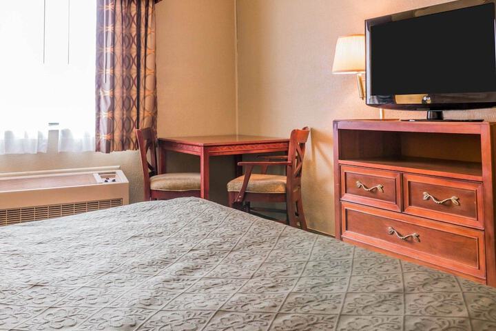 Quality Inn Grand Rapids North