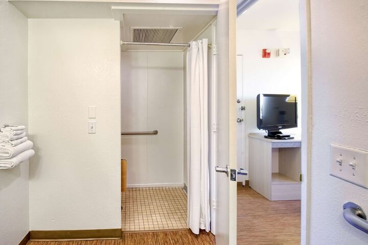 Room 18 of 42