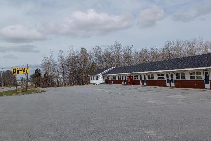 Russells Motel