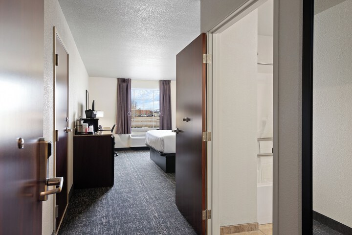 Room 19 of 33