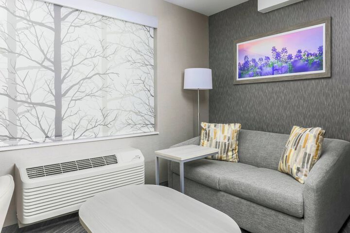 Room 15 of 24