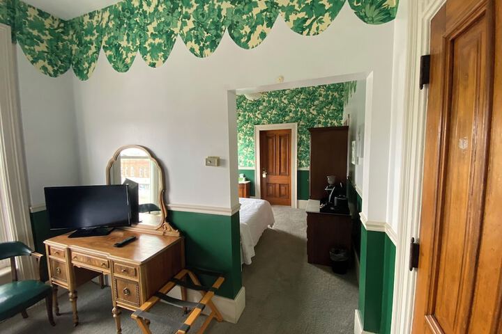 Room 30 of 75