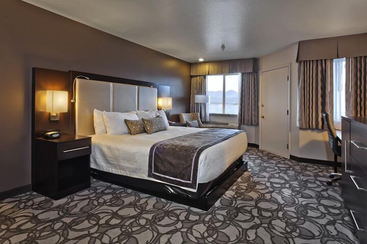 Room 32 of 50