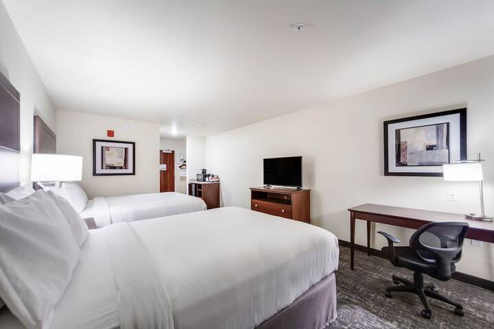 Room 33 of 47