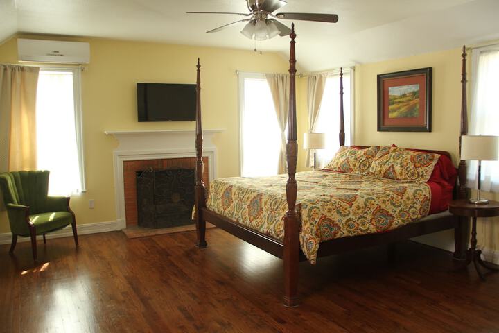 Room 8 of 43