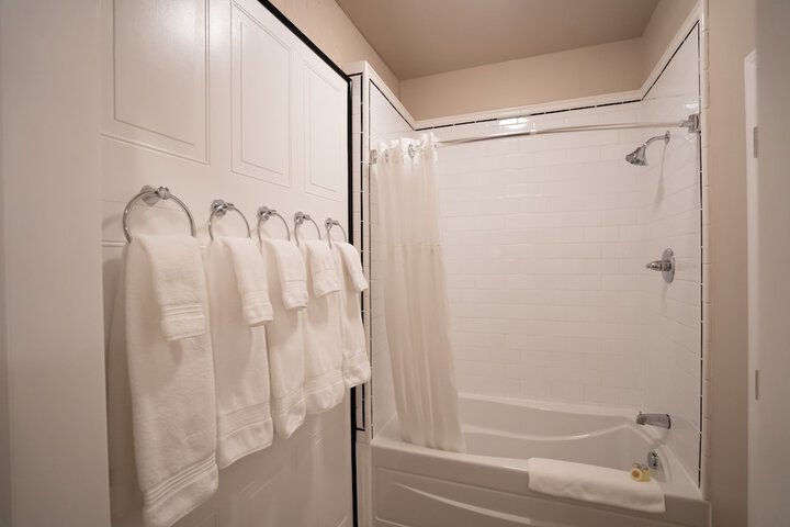 Room 33 of 59