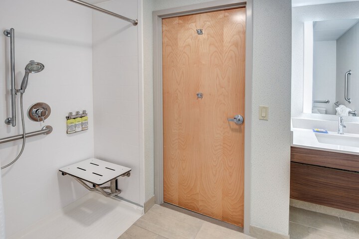 Holiday Inn Express Hotel & Suites West Long Branch by IHG