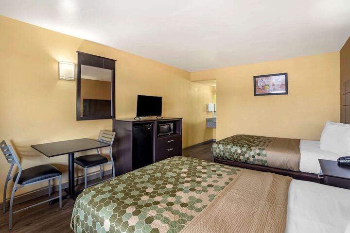 Room 27 of 33