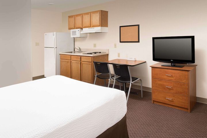 Room 6 of 16