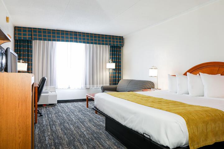 Ramada by Wyndham Cumberland Downtown
