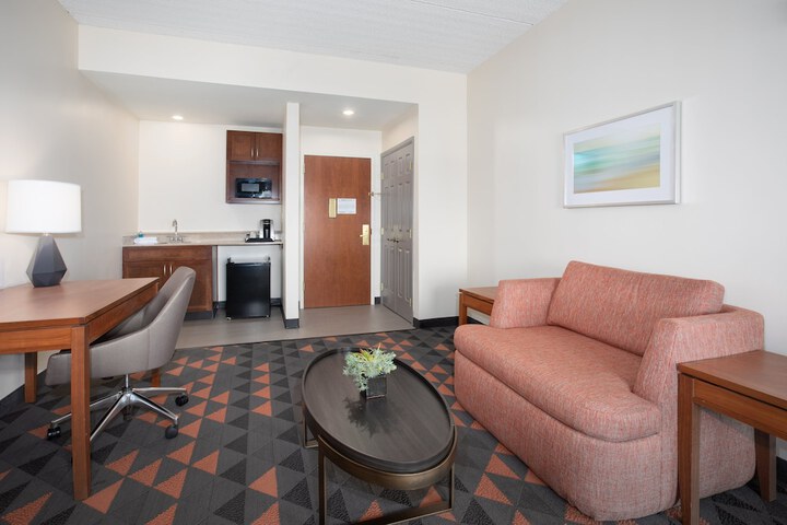 Holiday Inn & Suites Goodyear - West Phoenix Area by IHG