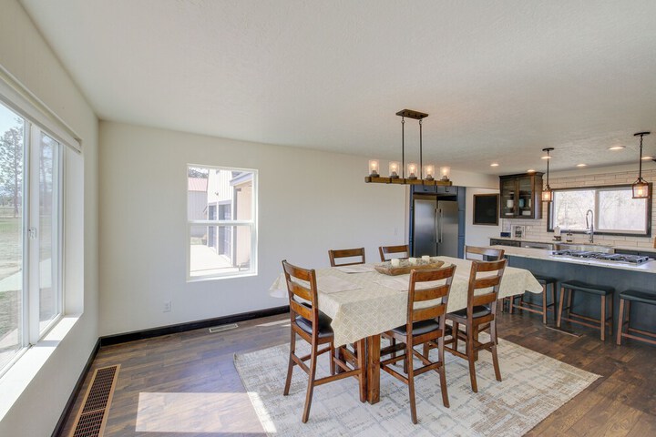 Pet-friendly Victor Home w / Fire Pit & Large Yard!
