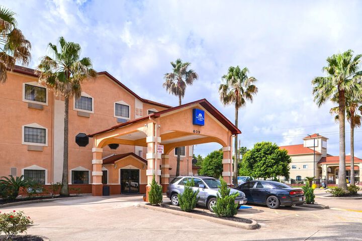 Hotel 4 of 23