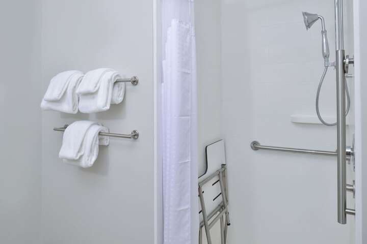 Room 9 of 36