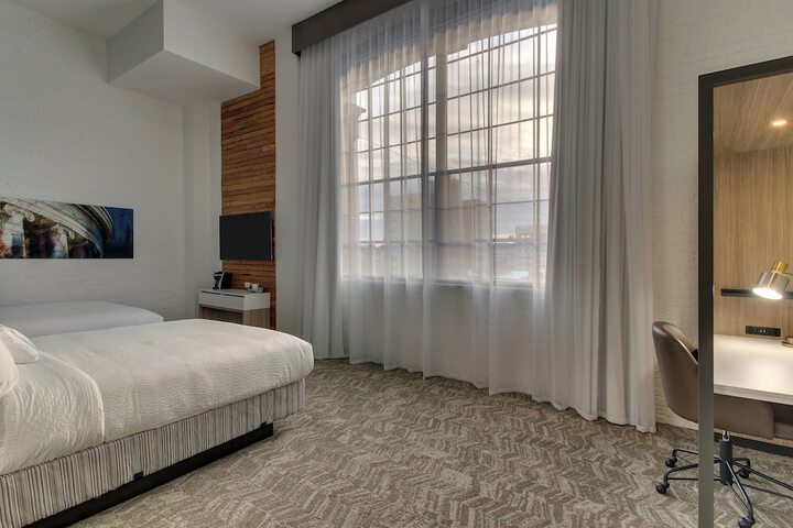 Room 14 of 32