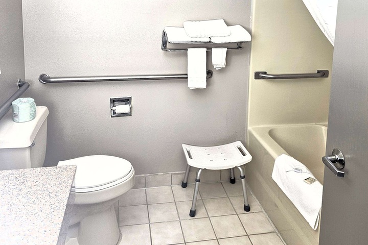 Room 8 of 60