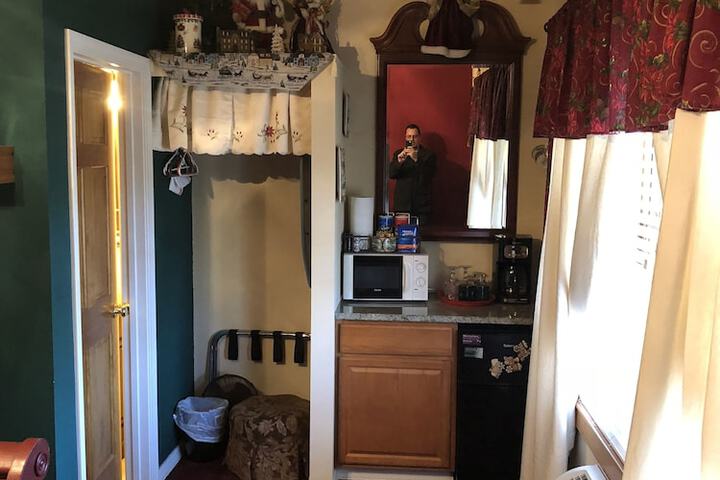 Room 176 of 289