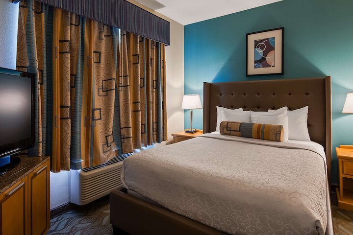 Room 30 of 47