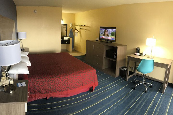 Room 30 of 47