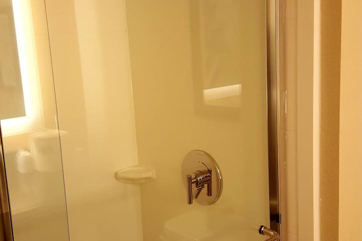 Room 11 of 35