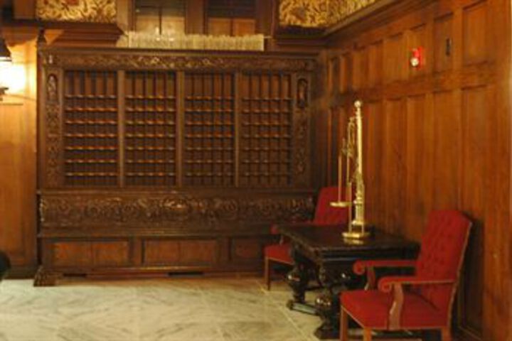 Urbana Landmark Hotel