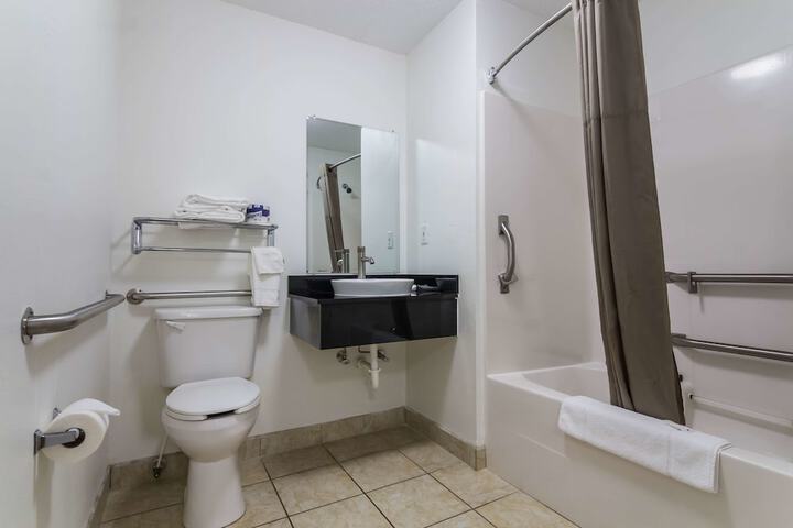 Room 14 of 29