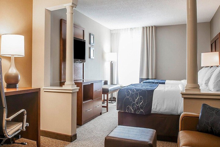 Comfort Suites West Warwick - Providence