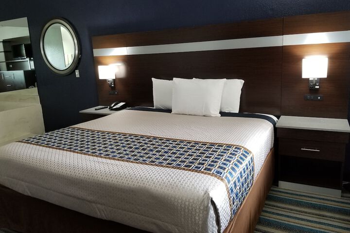 Room 15 of 21