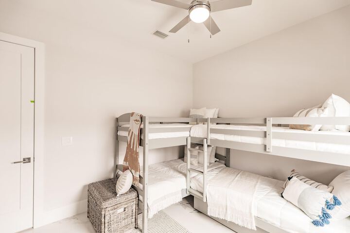 Room 16 of 53
