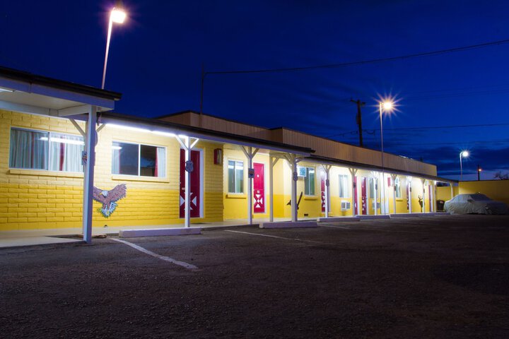 Brads Desert Inn