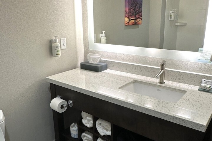 Room 32 of 41