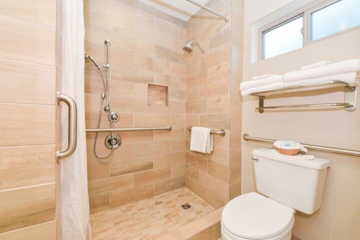 Best Western Plus Black Oak