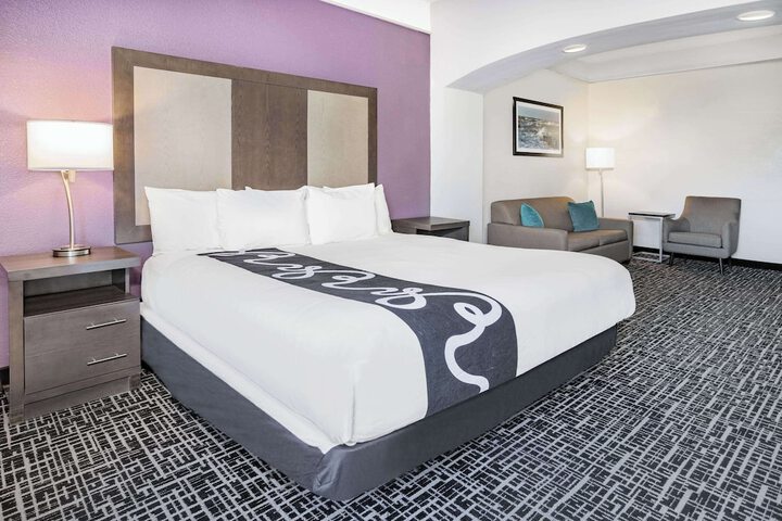Room 20 of 33
