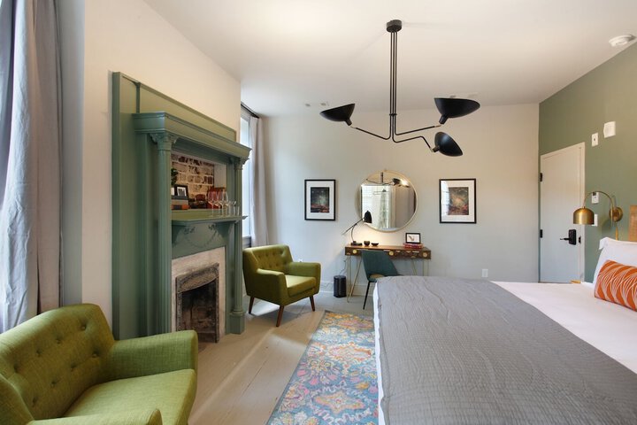 Room 73 of 164