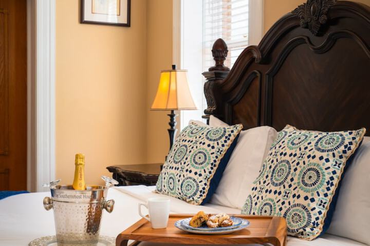 Southernmost House - Adult Exclusive