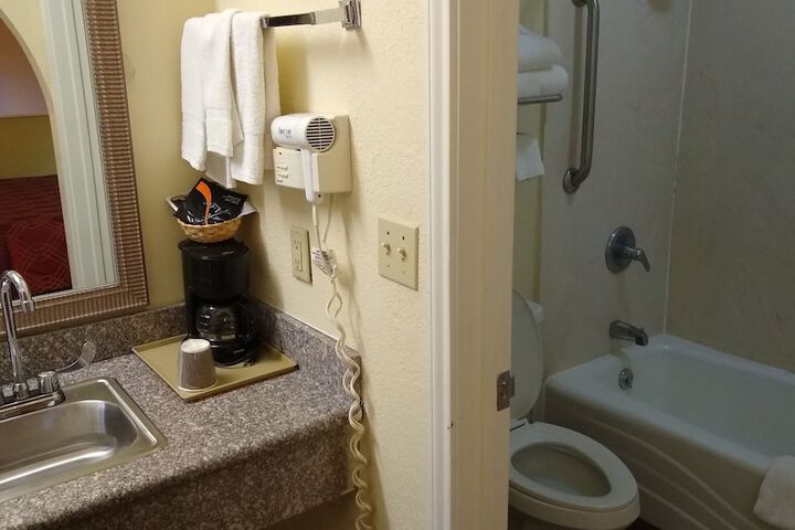 Room 73 of 96