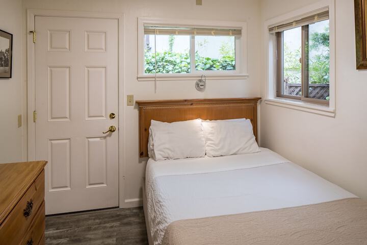 Room 29 of 127