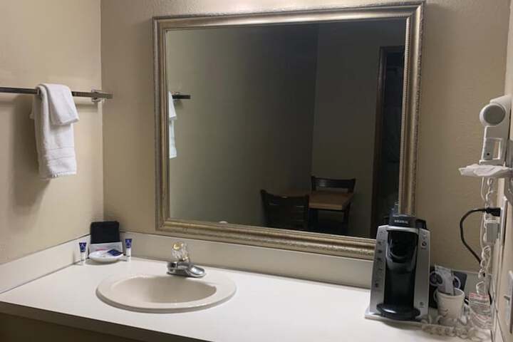 Room 34 of 41